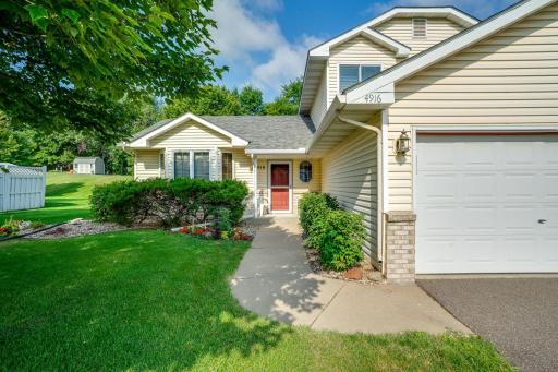 4916 Helmo Avenue N, Oakdale, MN 55128