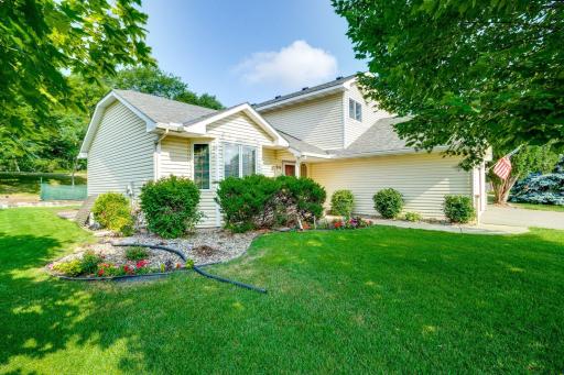 4916 Helmo Avenue N, Oakdale, MN 55128