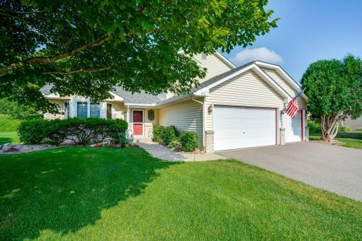 4916 Helmo Avenue N, Oakdale, MN 55128