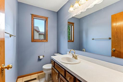 4916 Helmo Avenue N, Oakdale, MN 55128