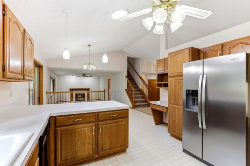 4916 Helmo Avenue N, Oakdale, MN 55128