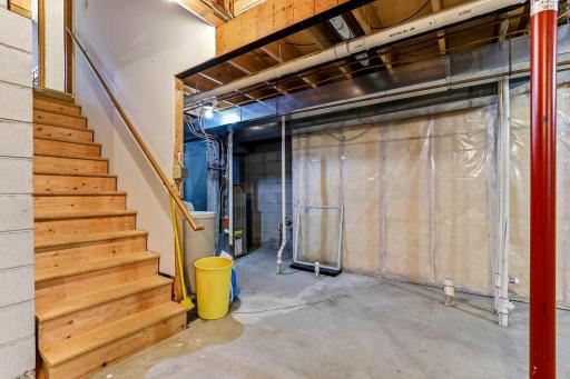 4916 Helmo Avenue N, Oakdale, MN 55128