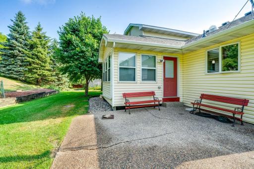 4916 Helmo Avenue N, Oakdale, MN 55128