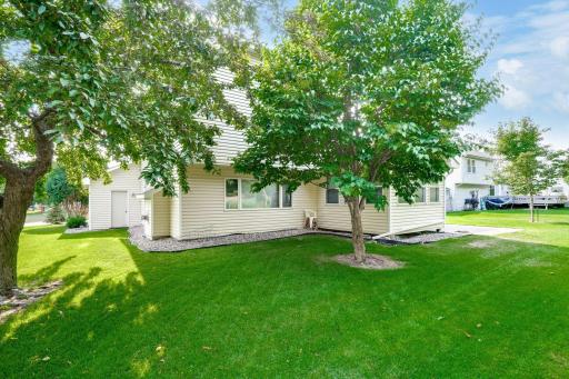 4916 Helmo Avenue N, Oakdale, MN 55128