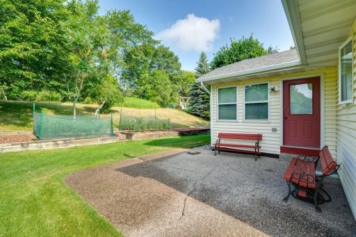 4916 Helmo Avenue N, Oakdale, MN 55128