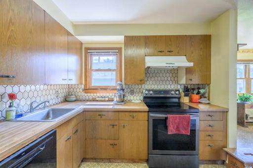 716 5th Street S, Virginia, MN 55792