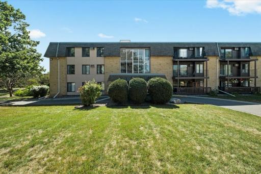 3421 Kent Street, 601, Shoreview, MN 55126