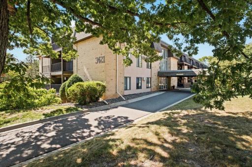 3421 Kent Street, 601, Shoreview, MN 55126