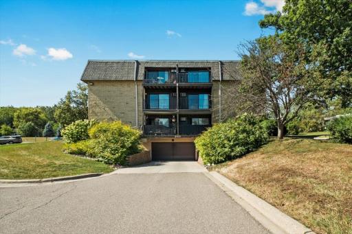 3421 Kent Street, 601, Shoreview, MN 55126
