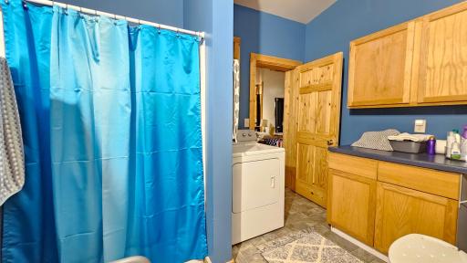 Bathroom / Laundry