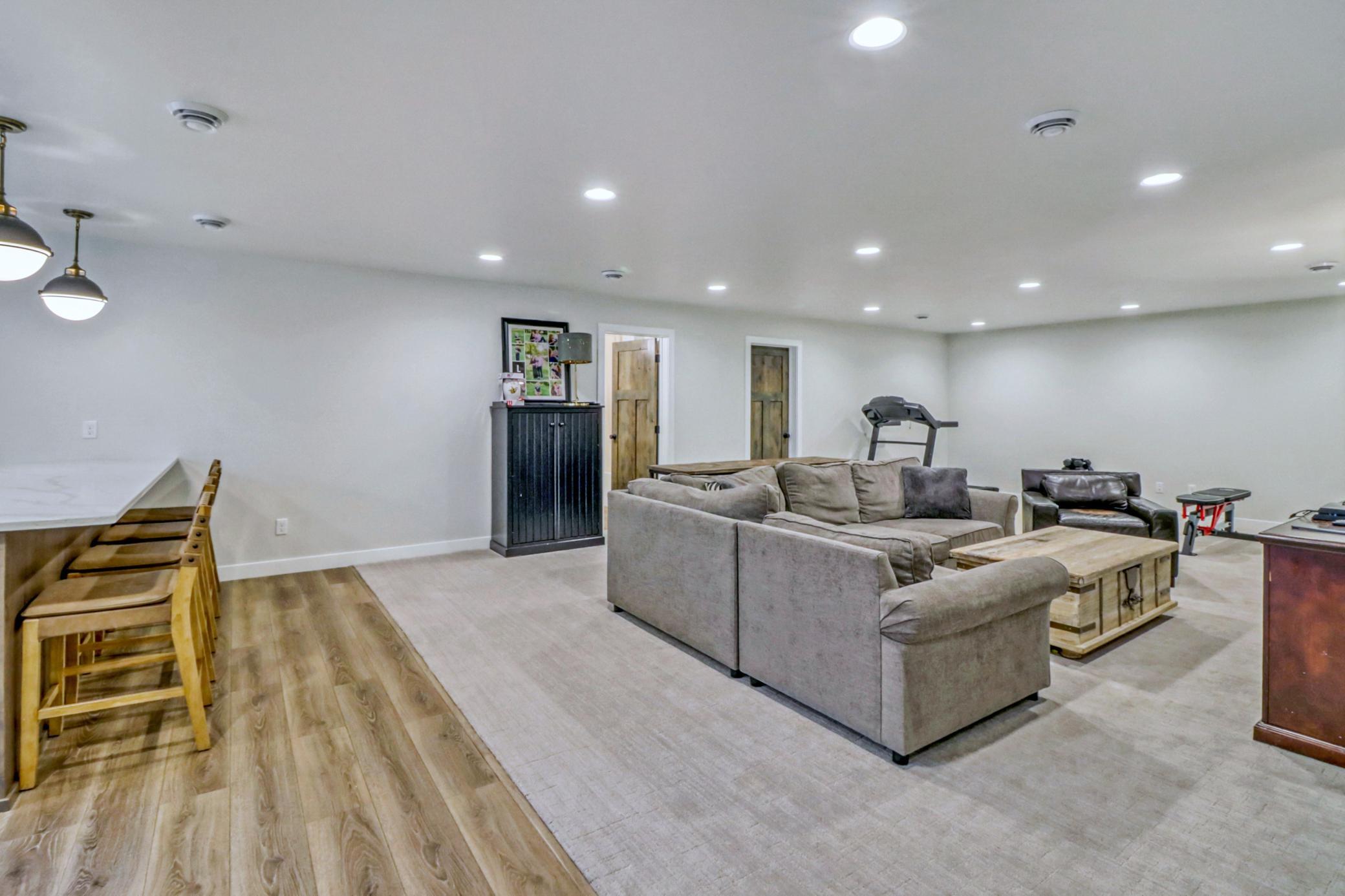 Basement Familyroom1_5.jpg
