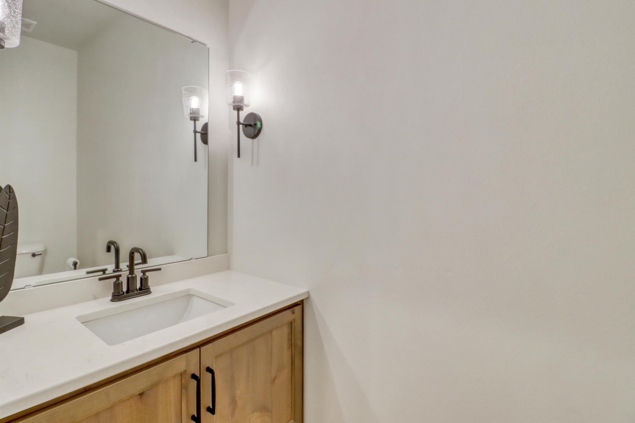 Half-bath1_1.jpg