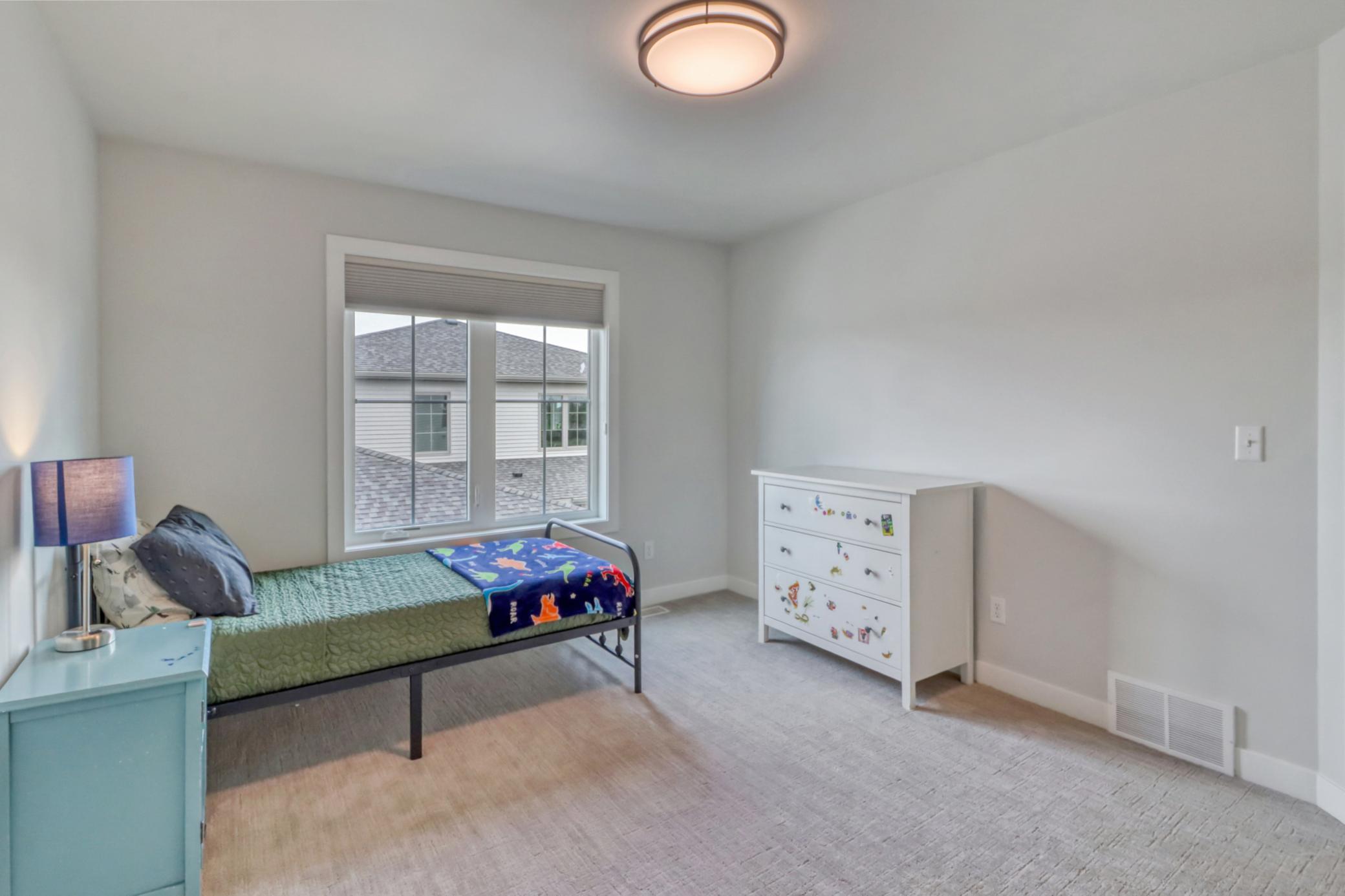 Upstairs Bedroom3_2.jpg