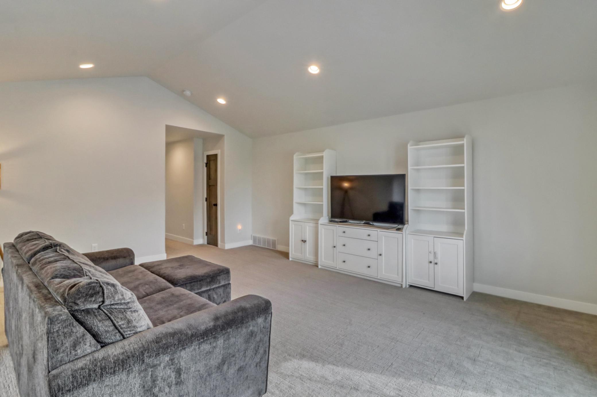 Upstairs Familyroom1_3.jpg