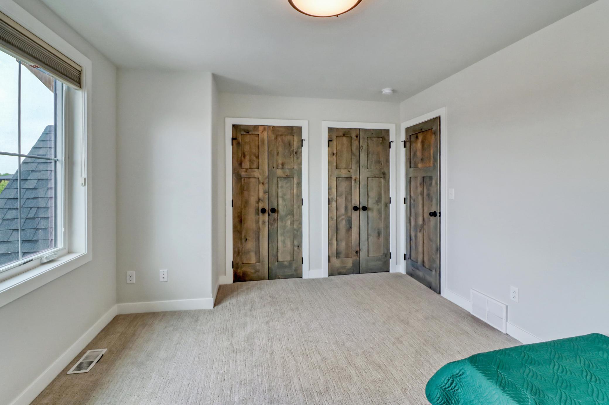 Upstairs Bedroom2_2.jpg