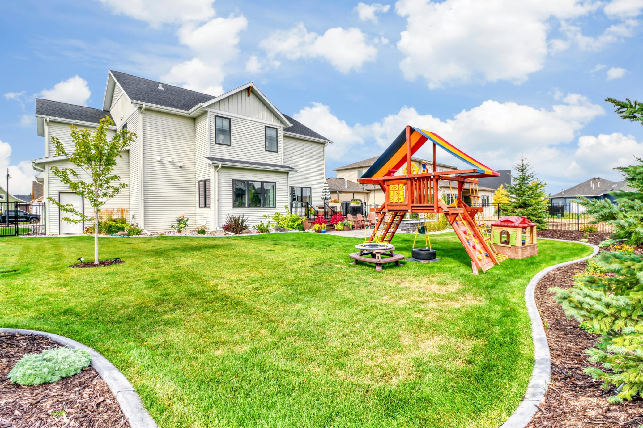 Backyard1_5.jpg