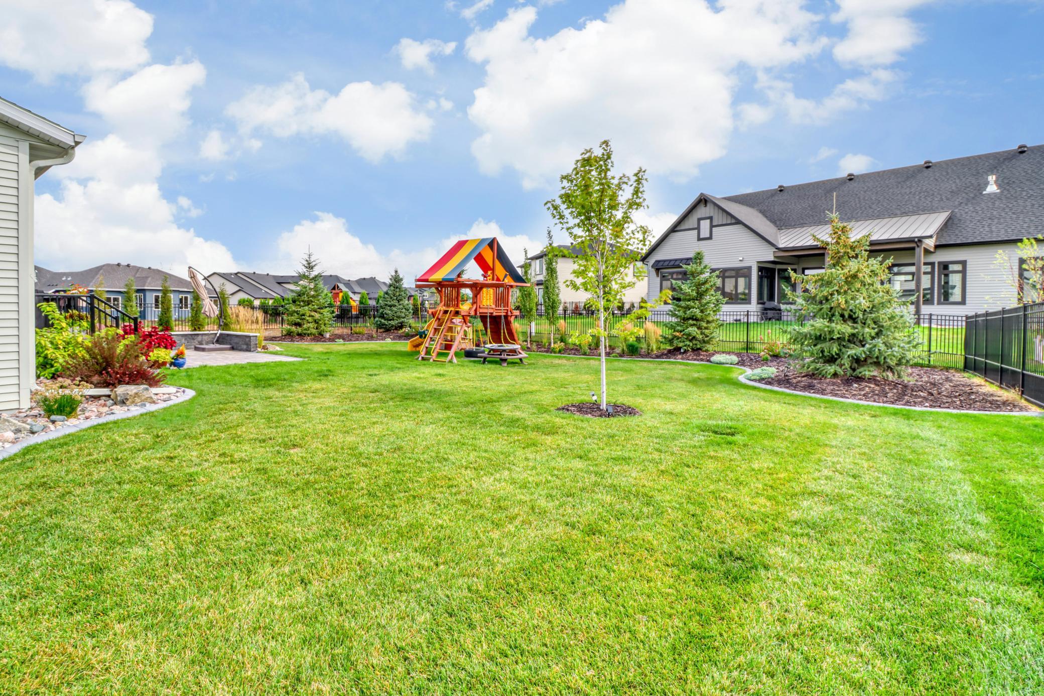 Backyard1_1.jpg