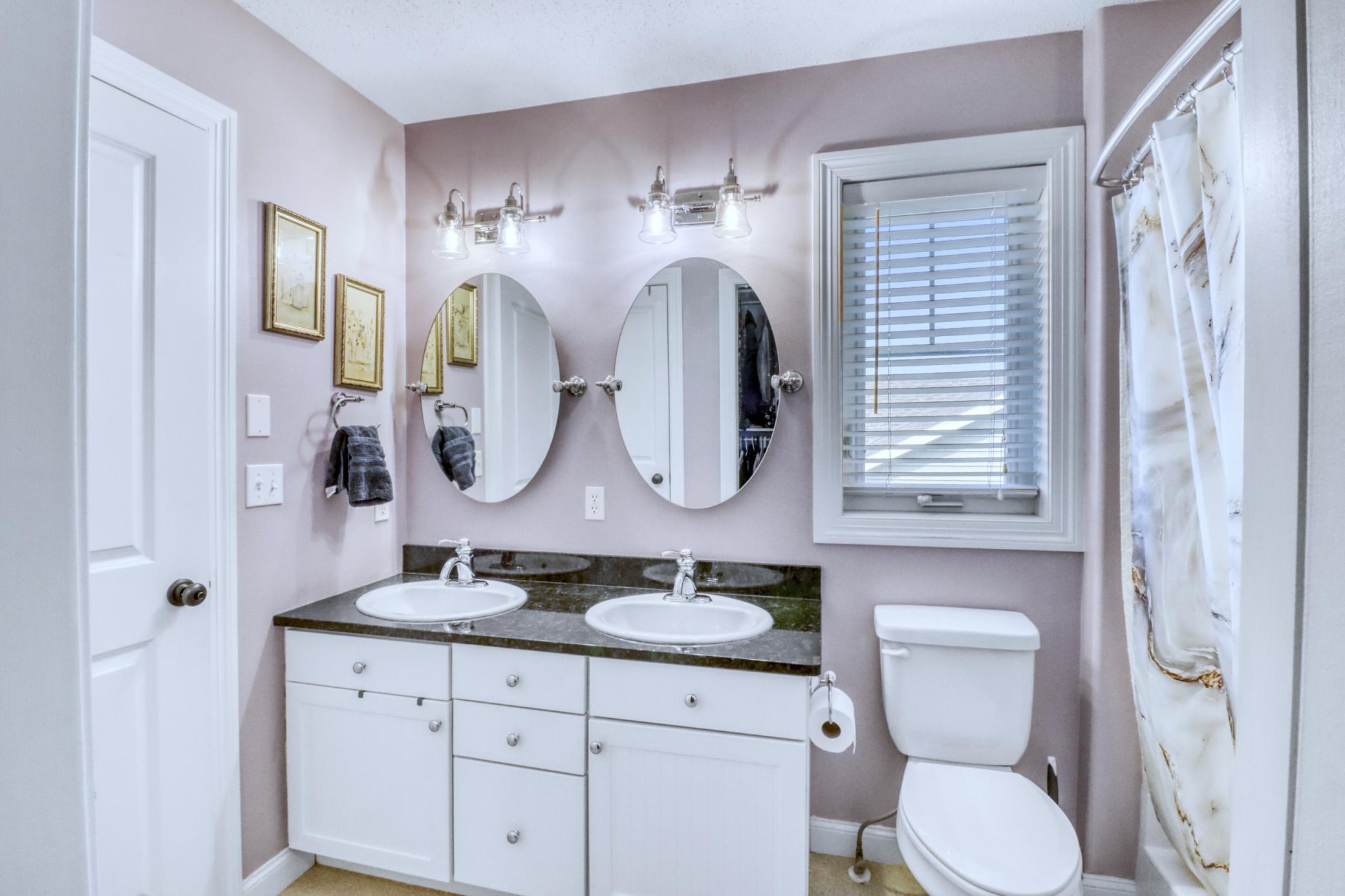 Primary Bathroom1_2.JPG