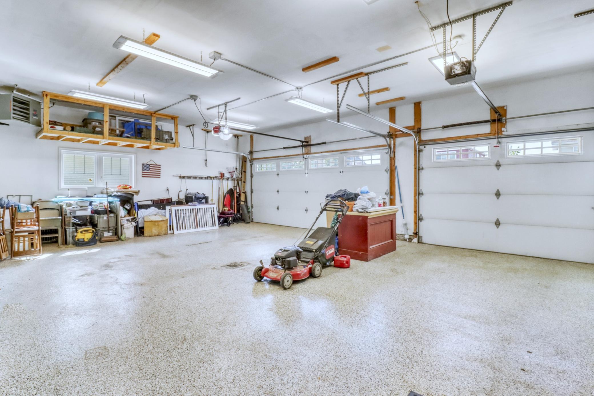 Garage1_2.JPG