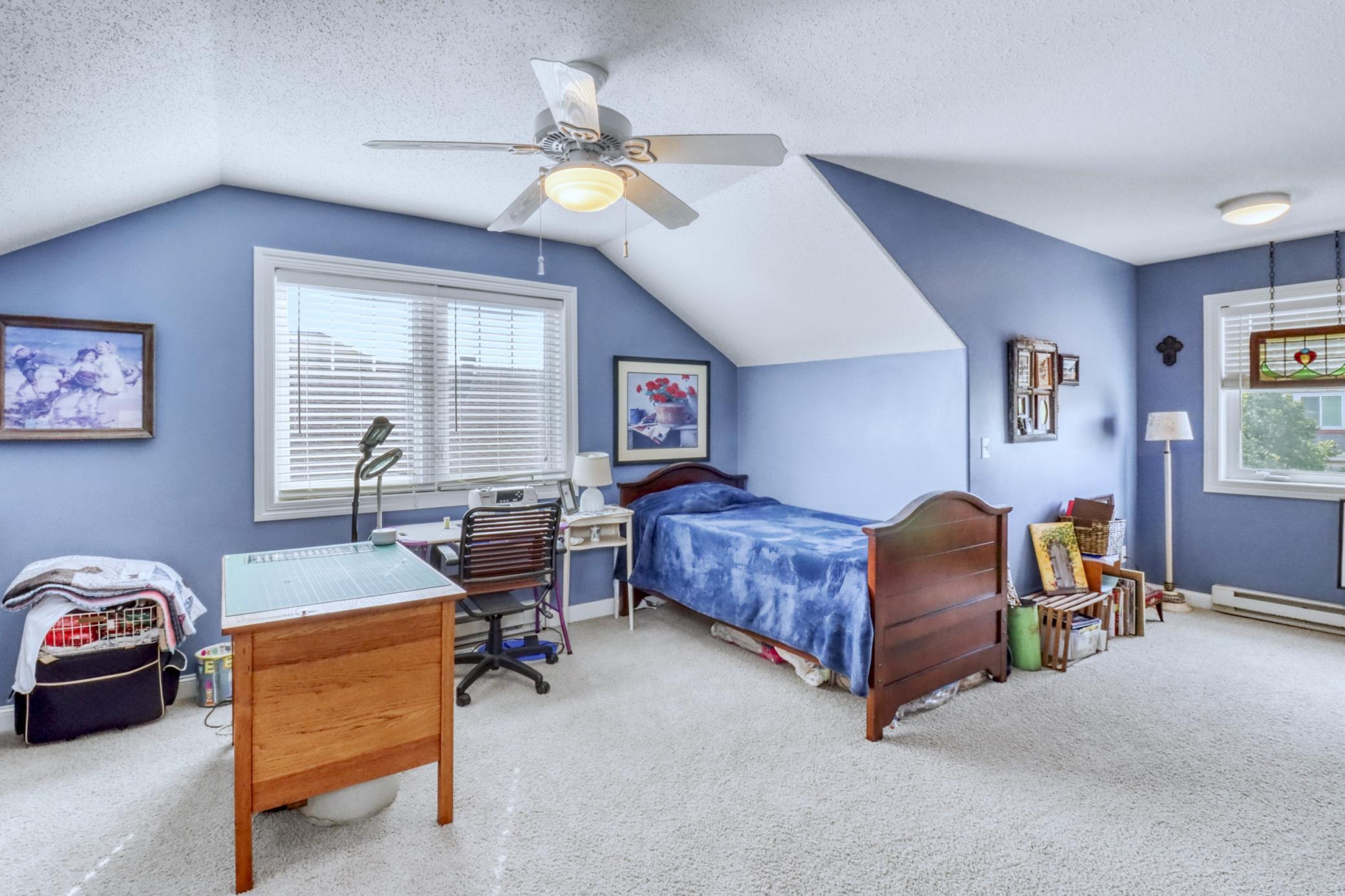Upstairs Bedroom2_1.JPG