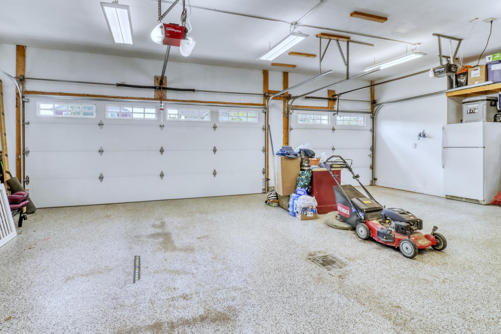 Garage1_1.JPG