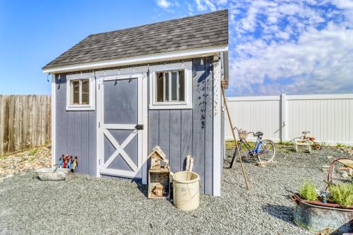 4945 38th Avenue S, Fargo, ND 58104