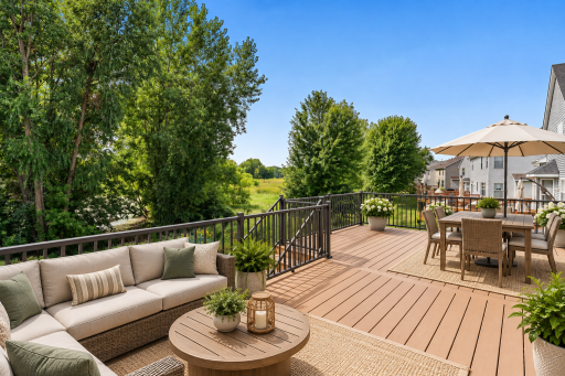 Deck Living .png