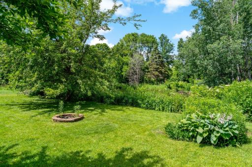 Entertain effortlessly in this backyard