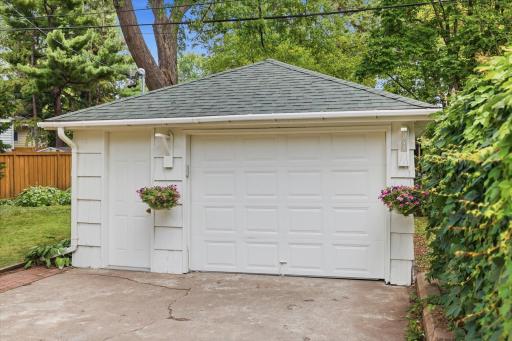 4504 Halifax Avenue N, Robbinsdale, MN 55422