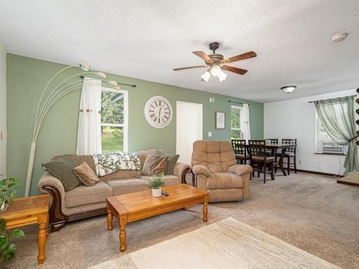 014-006-Living Room-1024x768.jpg