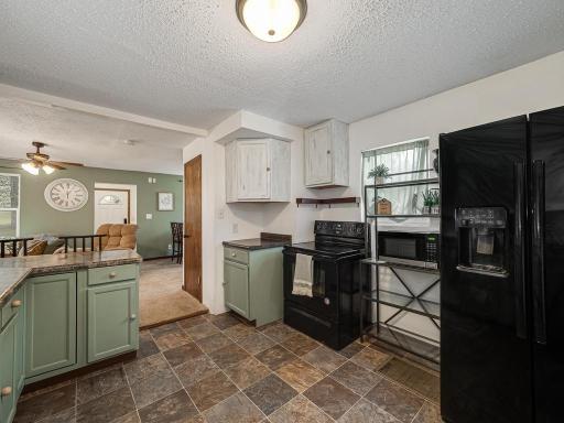 022-012-Kitchen-1024x768.jpg