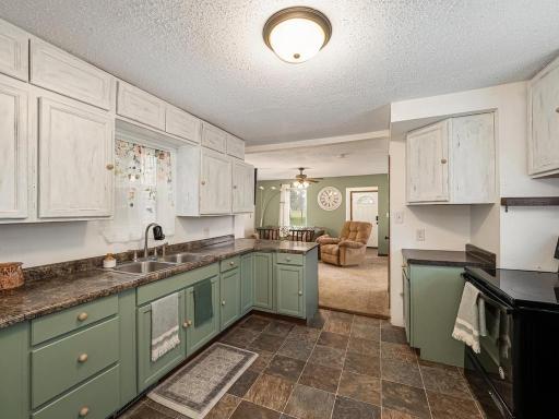 021-005-Kitchen-1024x768.jpg