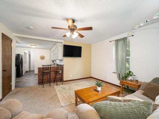 018-007-Living Room-1024x768.jpg
