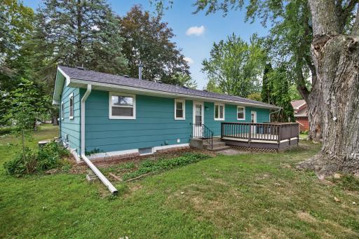 This home is close to Lion's Park, the paved walking trail and Allemansratt Park as well.