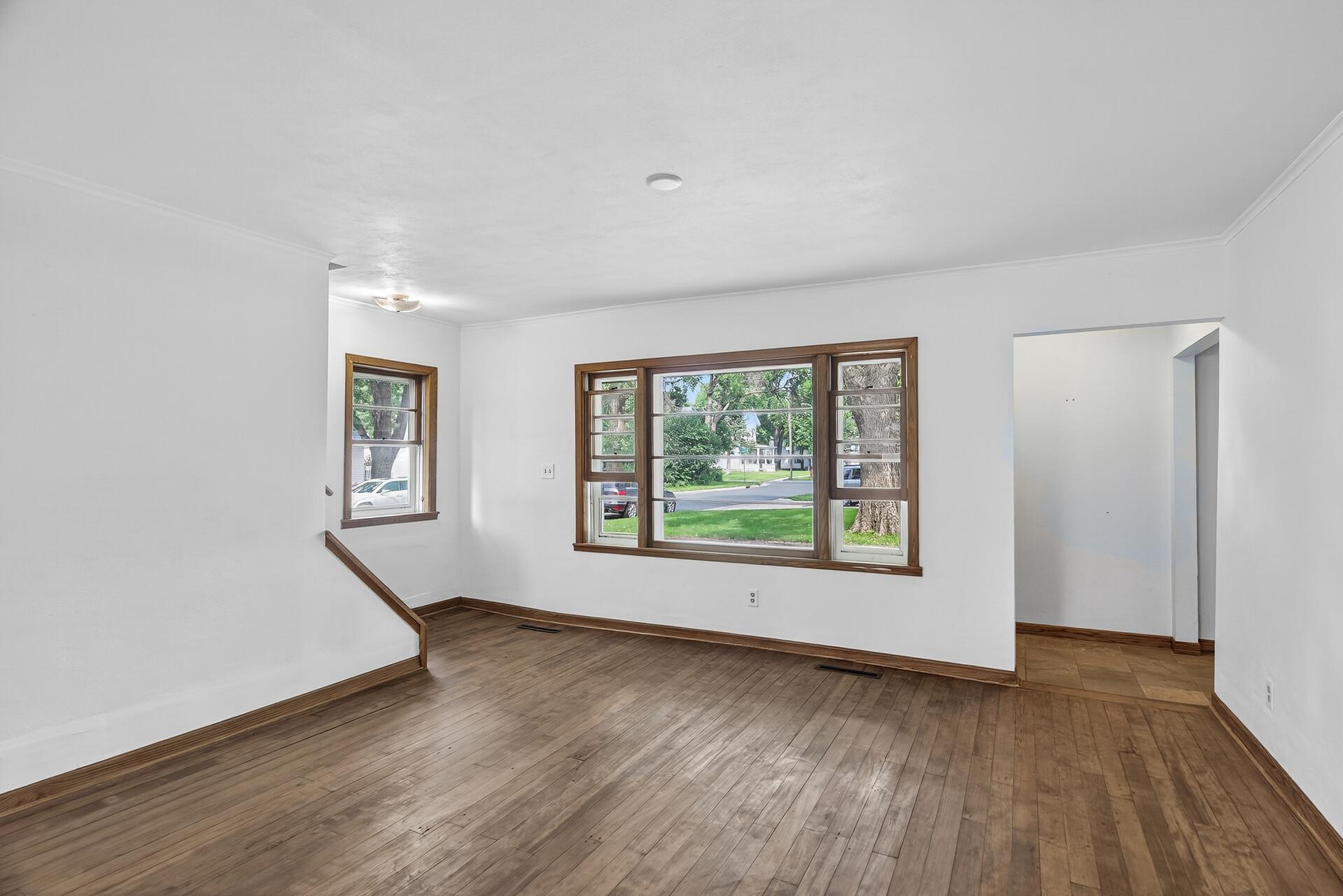 Fresh interior paint throughout