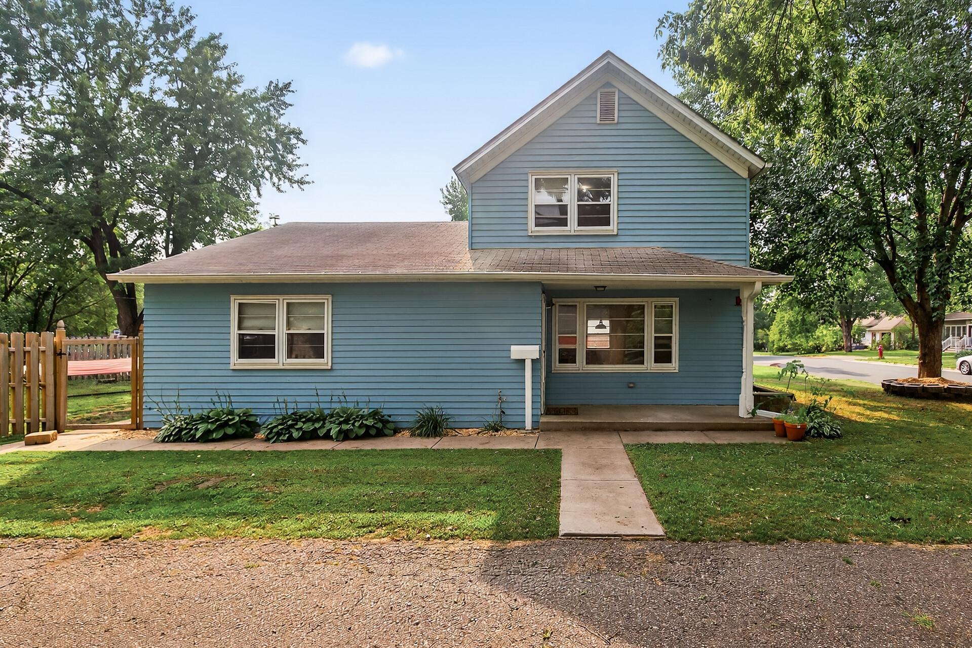 This home is walking and biking distance to the quaint downtown Hastings area