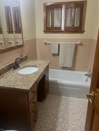 109 Oak Street S, Mabel, MN 55954