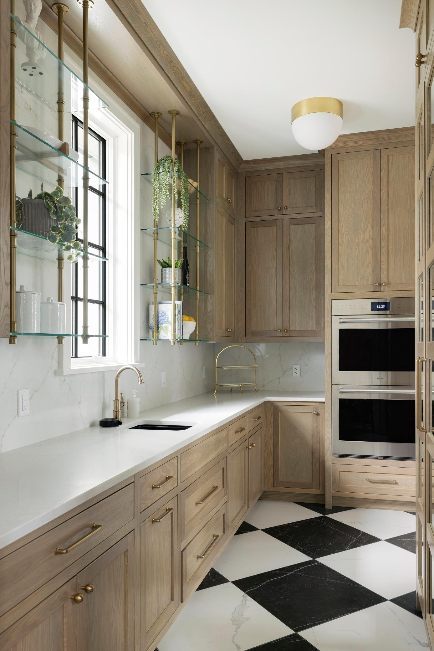 7. Kitchen.jpeg