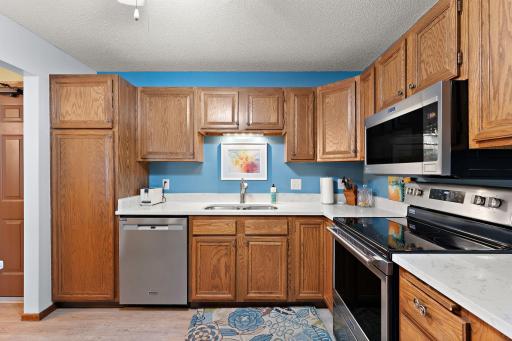 10540 43rd Avenue N, 203, Plymouth, MN 55442