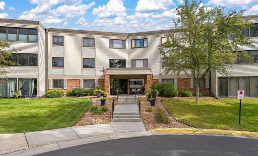 10540 43rd Avenue N, 203, Plymouth, MN 55442