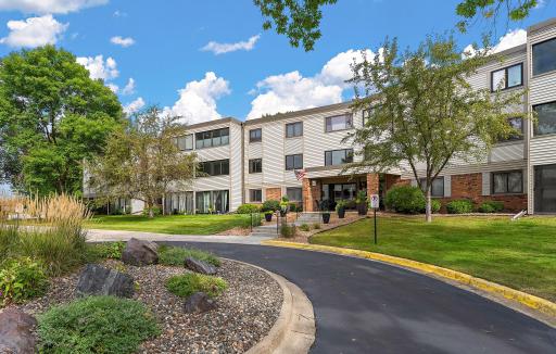 10540 43rd Avenue N, 203, Plymouth, MN 55442