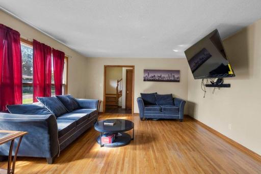 395 Kingston Avenue, Maplewood, MN 55117