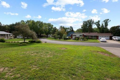 395 Kingston Avenue, Maplewood, MN 55117