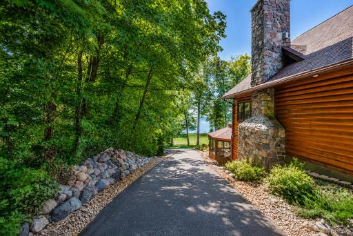 6245 Sugarbush Trail, Brainerd, MN 56401