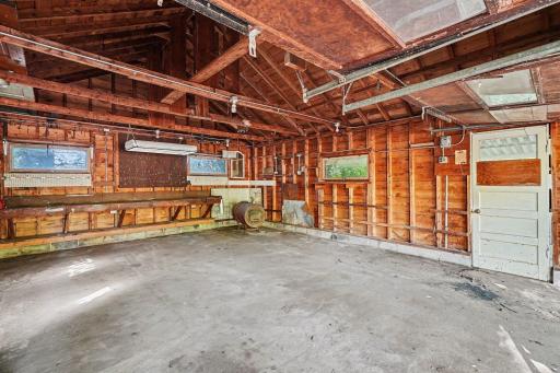 1101 Goose Lake Road, Saint Paul, MN 55110