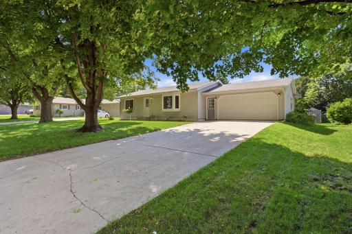 1217 27th Street NW, Willmar, MN 56201