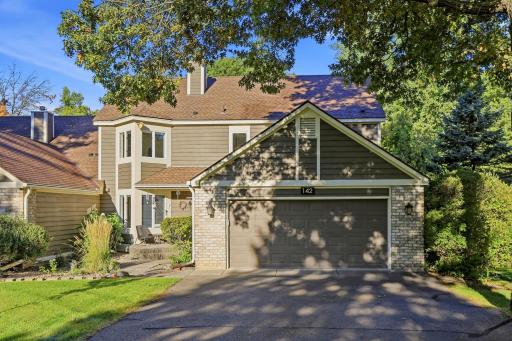142 Wildwood Bay Drive, Mahtomedi, MN 55115