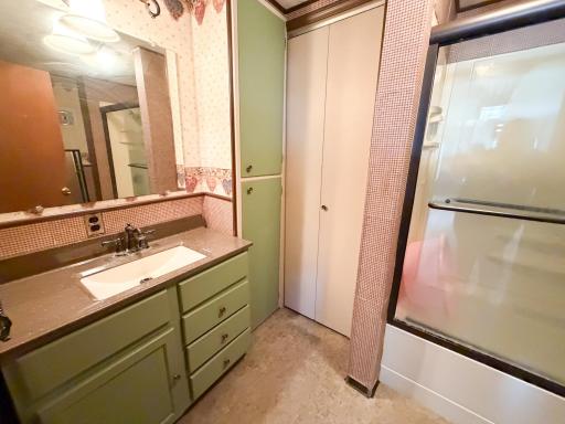 102 Milbrath Street, Okabena, MN 56161