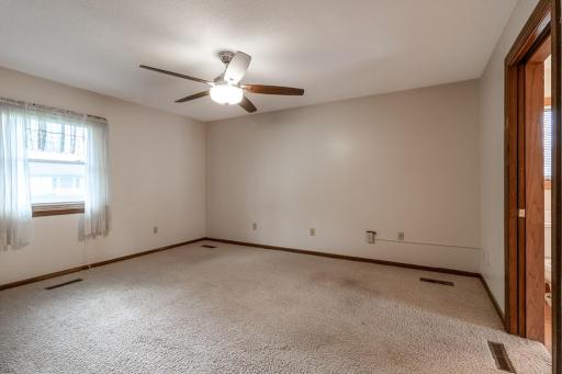 100 Meadow Lane, Mankato, MN 56001