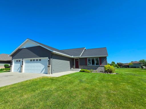 416 Torrey Pines Drive, Mankato, MN 56001
